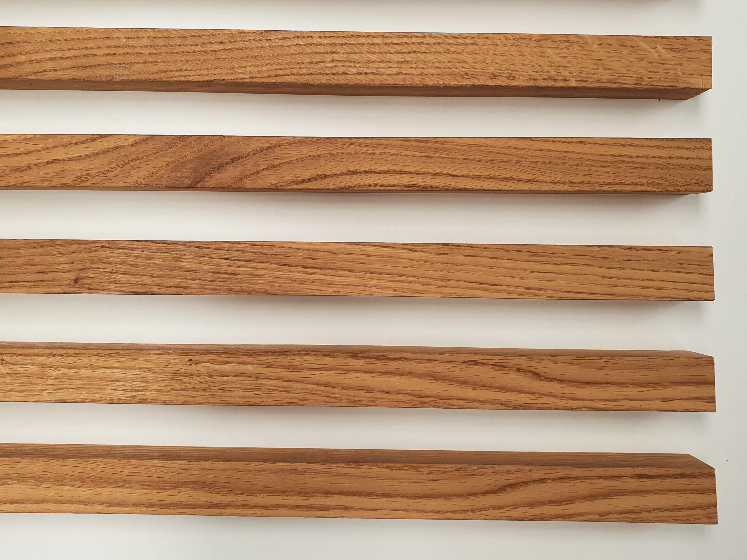 Lamel dekoracyjny 2x2 cm – fornir na rdzeniu MDF Premium, aranżacja ściany